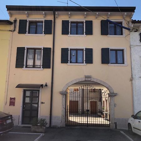 La Casa Della Ada Hotel Кастелнуово дел Гарда Екстериор снимка