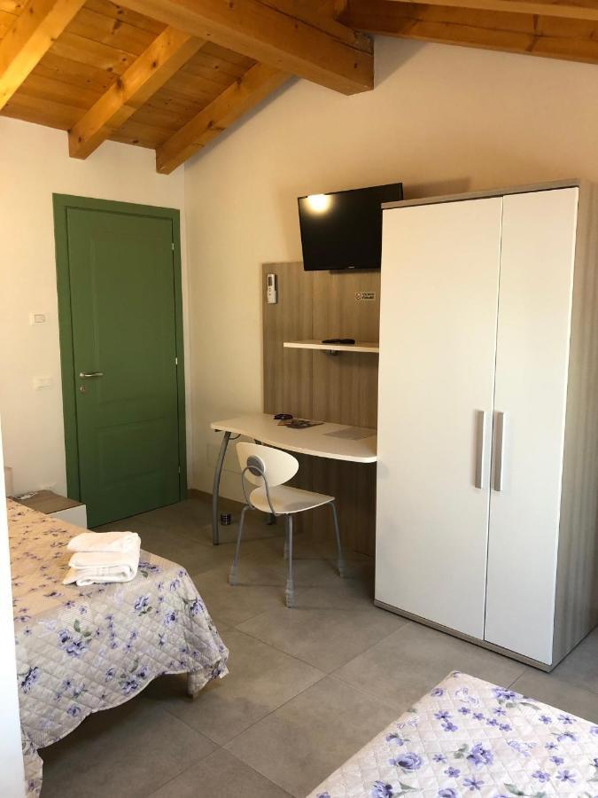 La Casa Della Ada Hotel Кастелнуово дел Гарда Екстериор снимка