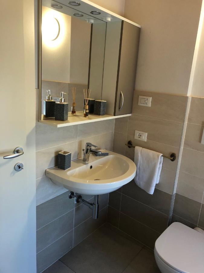La Casa Della Ada Hotel Кастелнуово дел Гарда Екстериор снимка