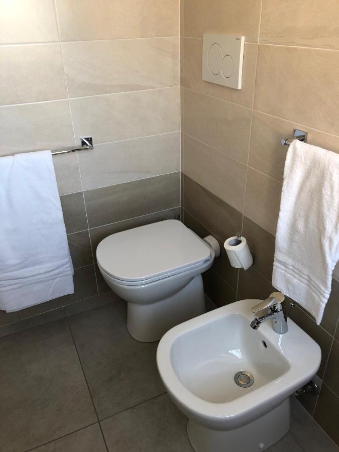 La Casa Della Ada Hotel Кастелнуово дел Гарда Екстериор снимка