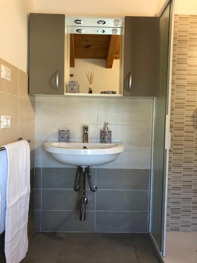 La Casa Della Ada Hotel Кастелнуово дел Гарда Екстериор снимка