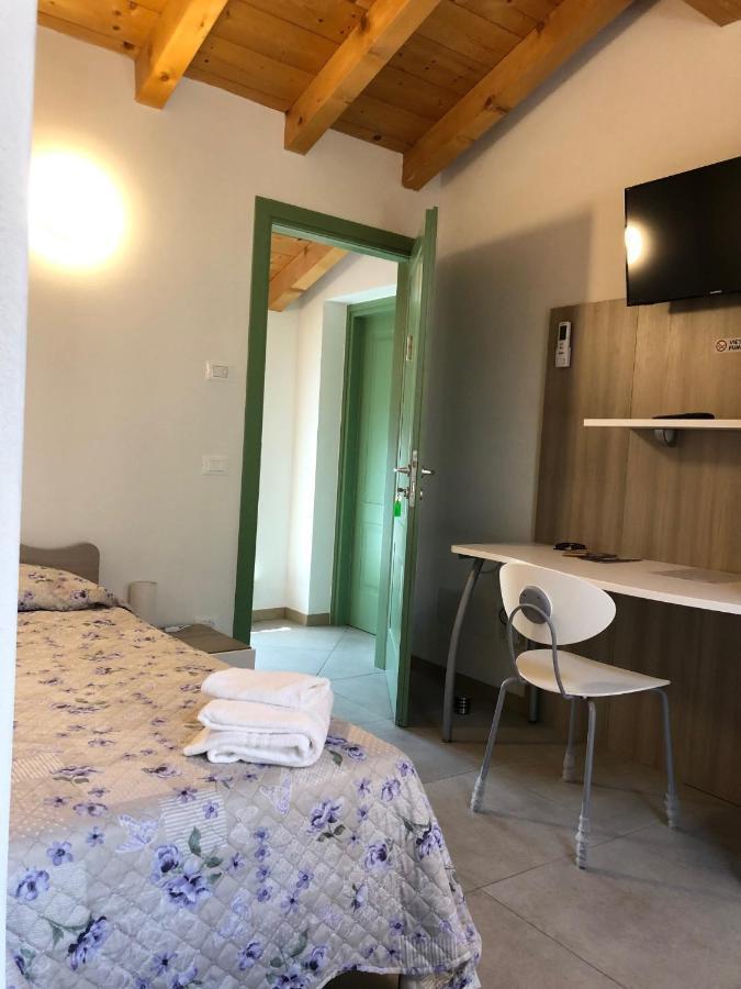 La Casa Della Ada Hotel Кастелнуово дел Гарда Екстериор снимка