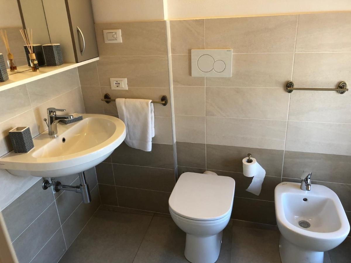 La Casa Della Ada Hotel Кастелнуово дел Гарда Екстериор снимка