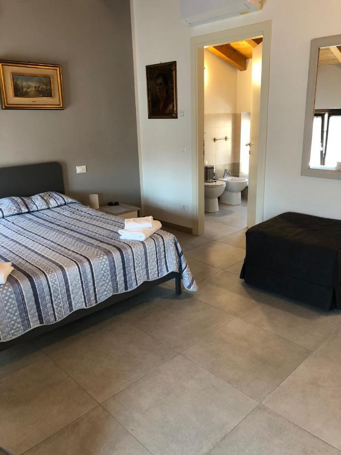 La Casa Della Ada Hotel Кастелнуово дел Гарда Екстериор снимка