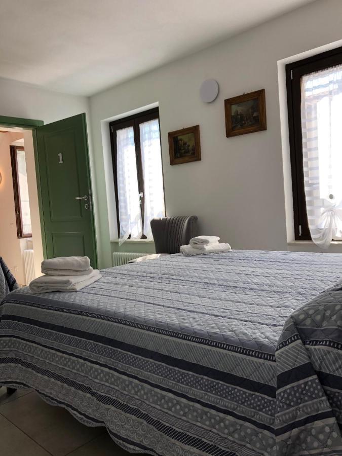 La Casa Della Ada Hotel Кастелнуово дел Гарда Екстериор снимка