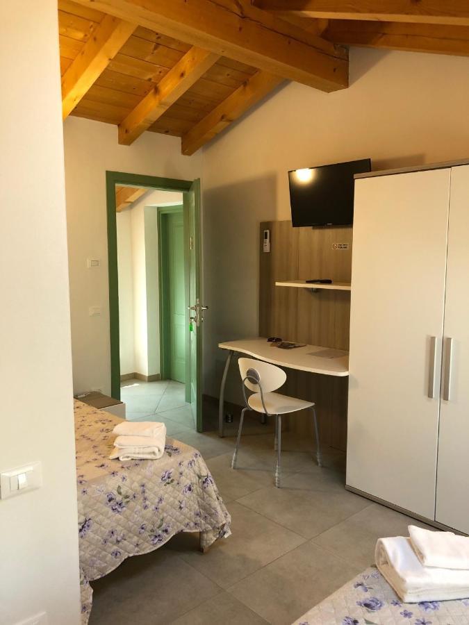 La Casa Della Ada Hotel Кастелнуово дел Гарда Екстериор снимка