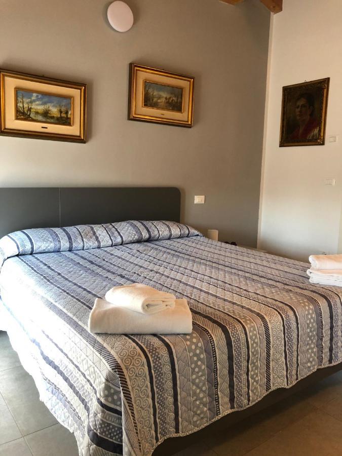 La Casa Della Ada Hotel Кастелнуово дел Гарда Екстериор снимка