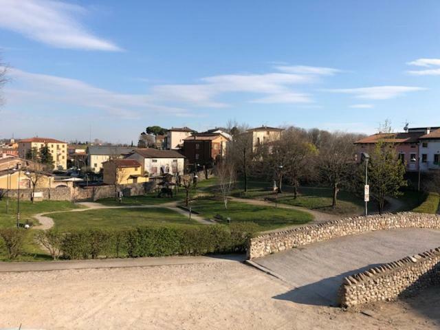 La Casa Della Ada Hotel Кастелнуово дел Гарда Екстериор снимка
